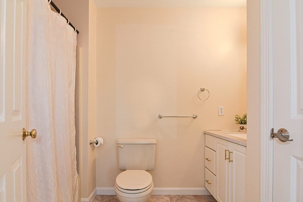 4 Valente Drive Worcester, MA 01604 - Photo 24 of 42