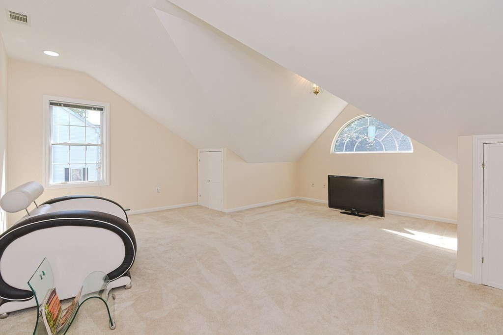 4 Valente Drive Worcester, MA 01604 - Photo 26 of 42