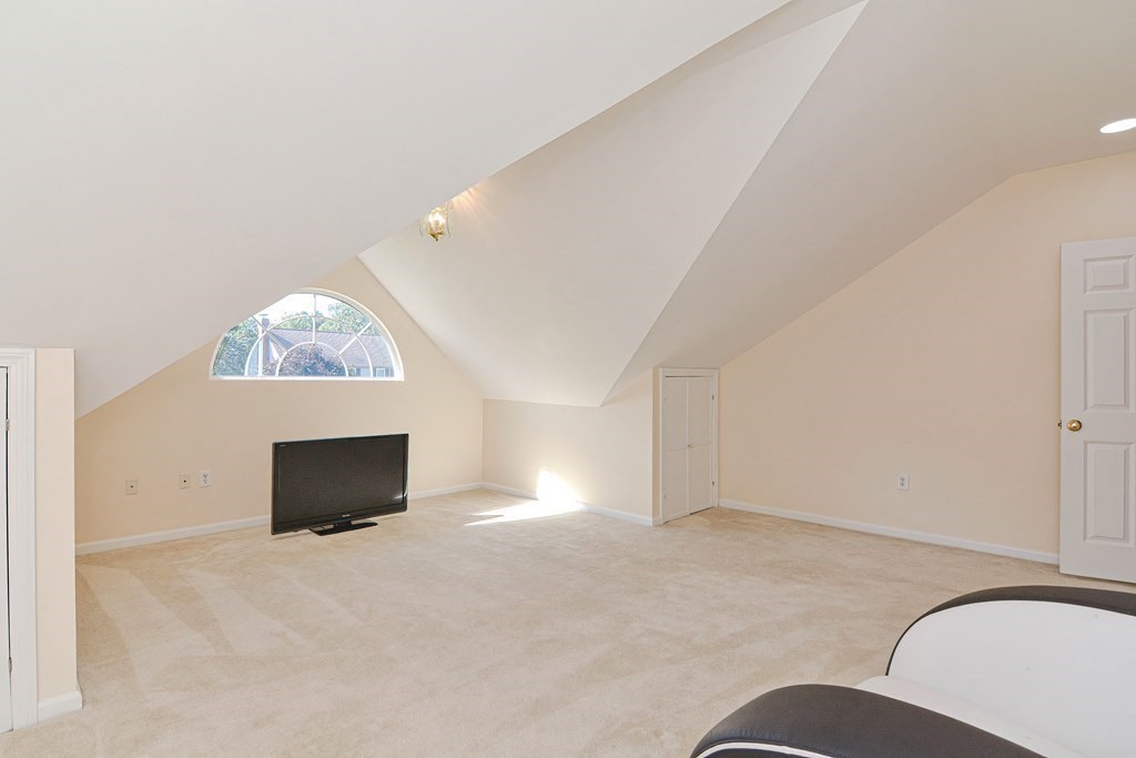 4 Valente Drive Worcester, MA 01604 - Photo 27 of 42