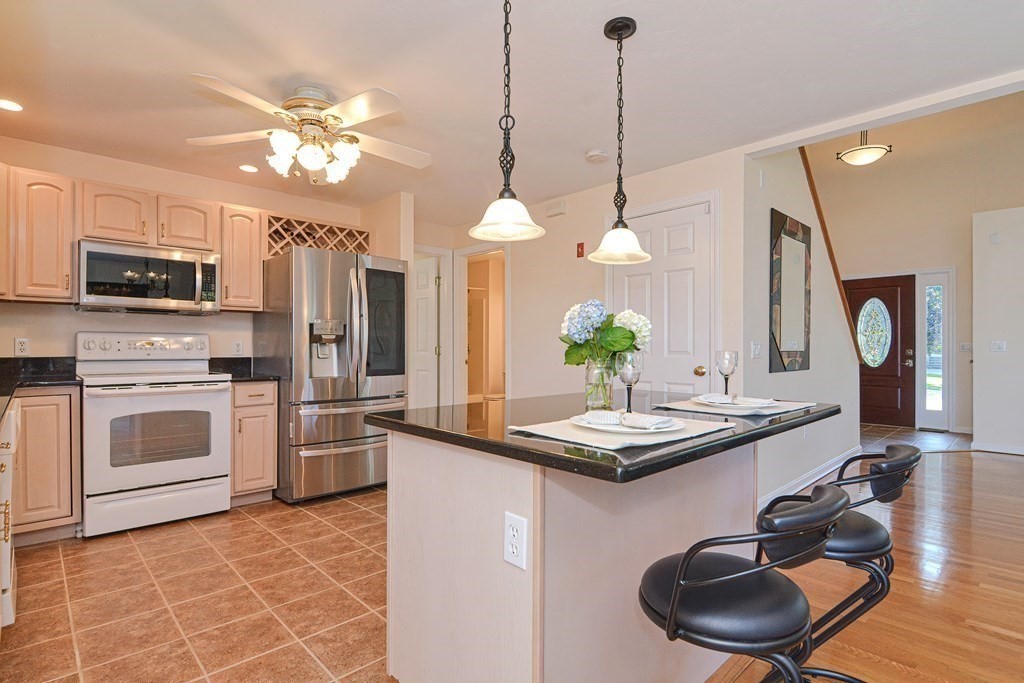 4 Valente Drive Worcester, MA 01604 - Photo 8 of 42