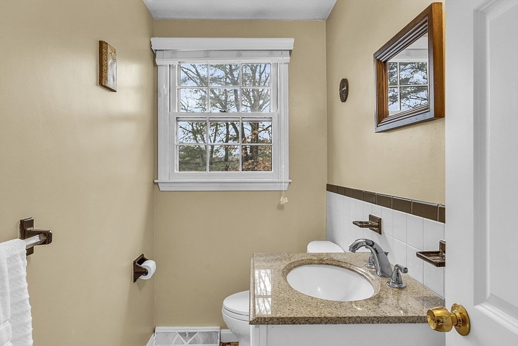 29 Upland Road Burlington, MA 01803 - Photo 15 of 42 Gallery Image 15