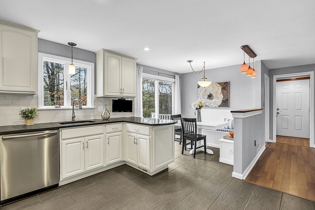 29 Upland Road Burlington, MA 01803 - Photo 5 of 42 Gallery Image 5