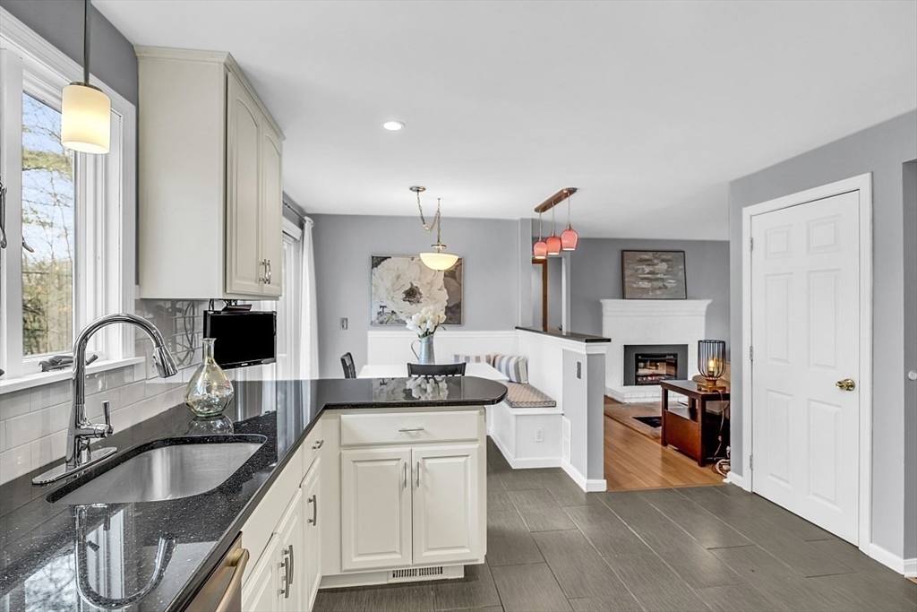 29 Upland Road Burlington, MA 01803 - Photo 7 of 42 Gallery Image 7