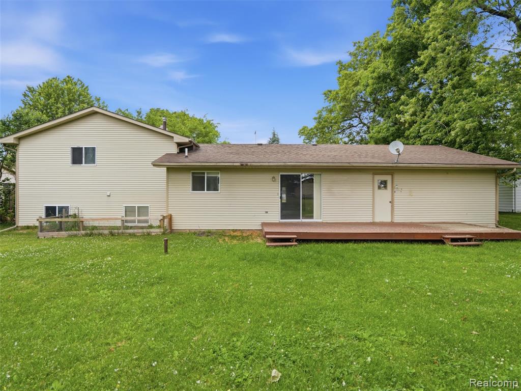 2439 North Long Lake Road Fenton, MI 48430 - Photo 23 of 25