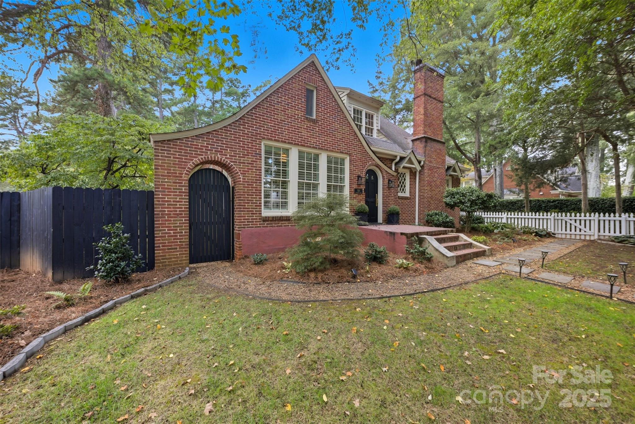 1518 Providence Road Charlotte, NC 28207 - Photo 2 of 44