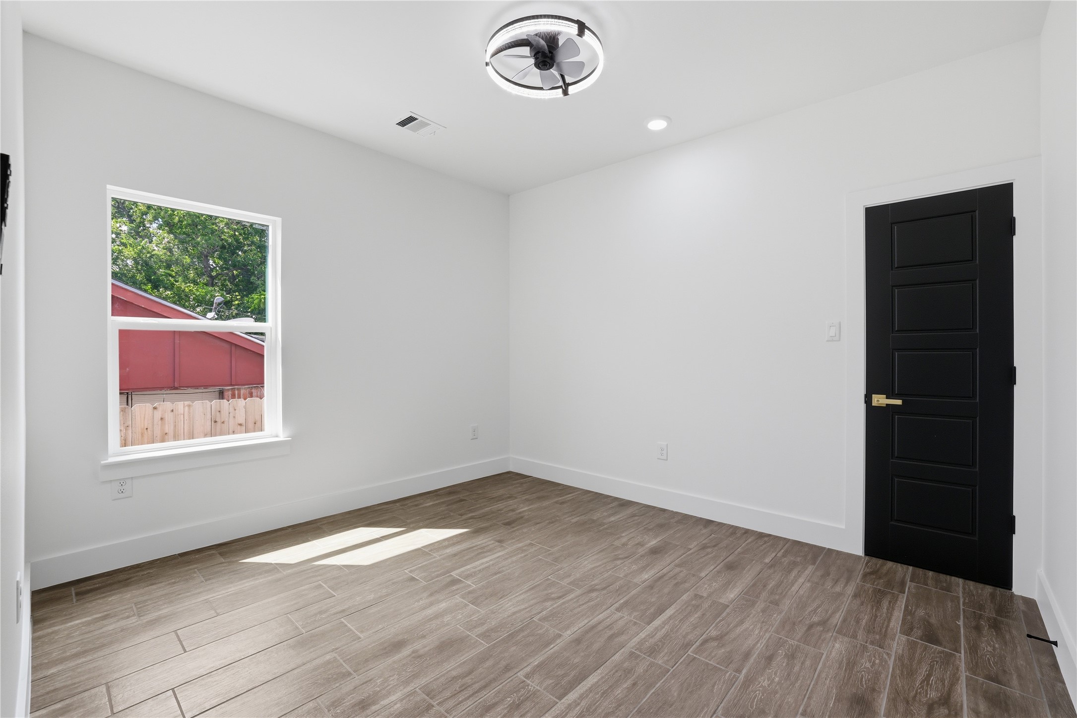 5515 Elm Spring Drive Houston, TX 77048 - Photo 11 of 35