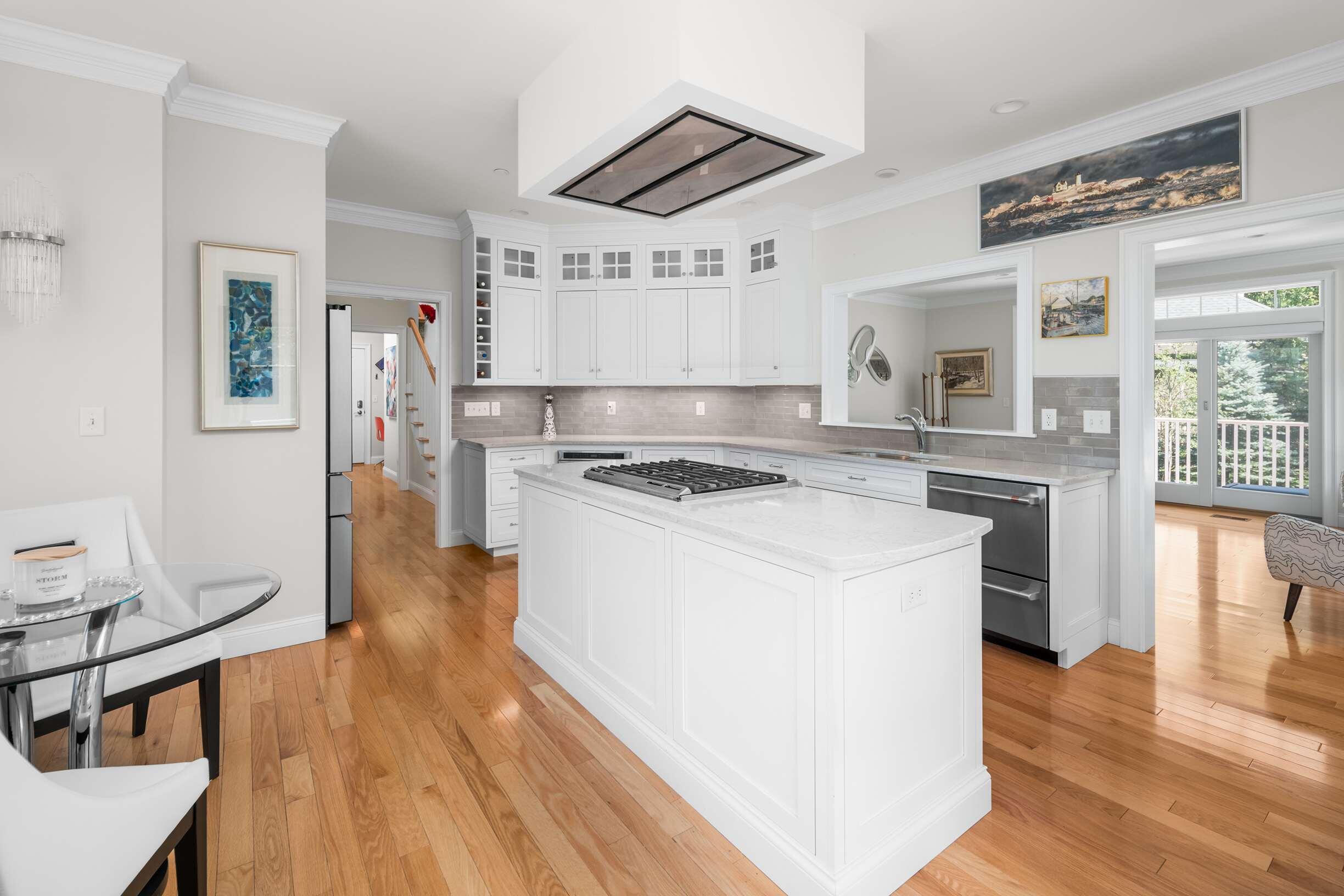 100 Shepard's Cove Road, Unit B2 Kittery, ME 03904 - Photo 8 of 34 Kitchen