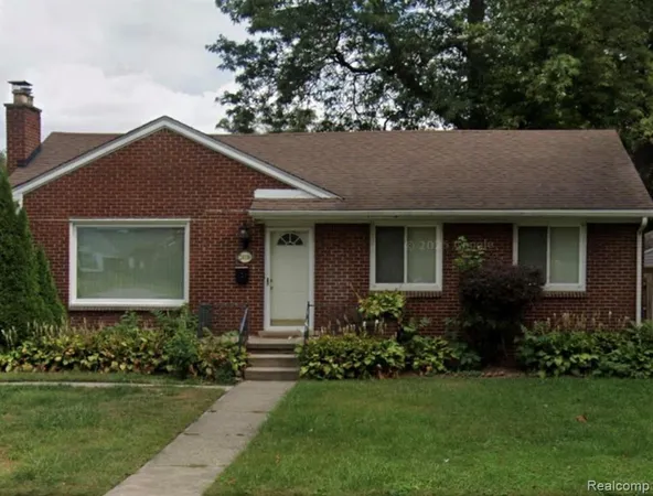 $1,800 | 24110 Majestic Street, Oak Park, MI 48237
