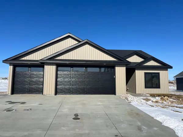 $549,900 | 2306 Elk Run Dr Pine Island Southeast, Pine Island, MN 55963