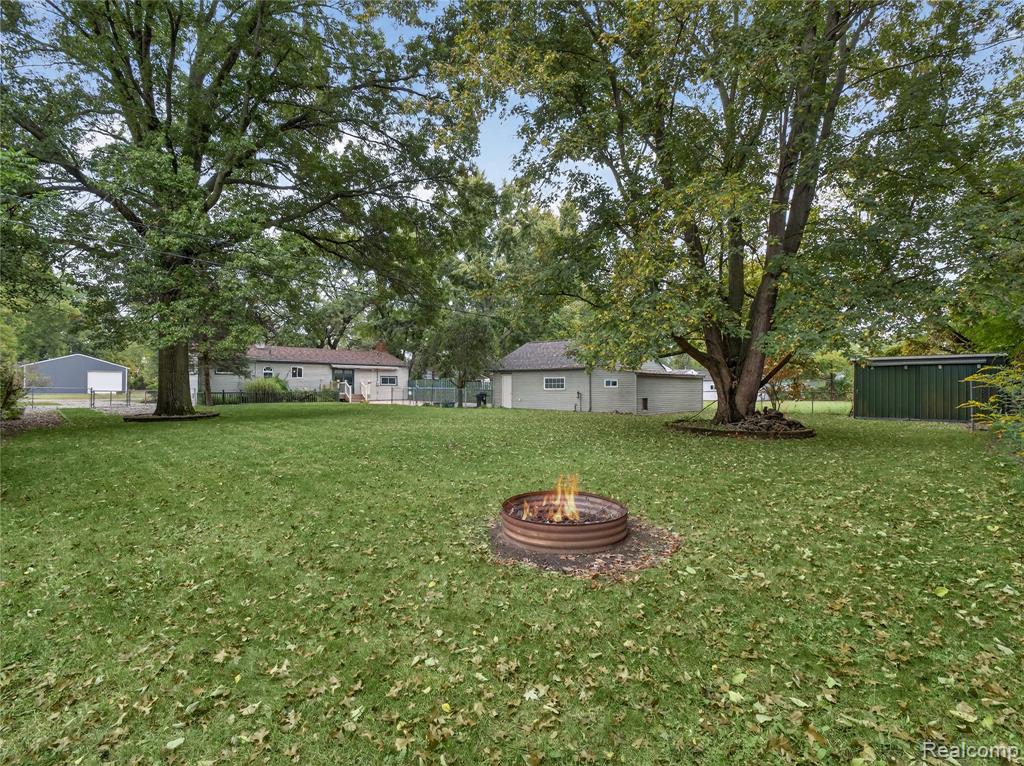 43801 Burtrig Road Belleville, MI 48111 - Photo 40 of 46 Gallery Image 40