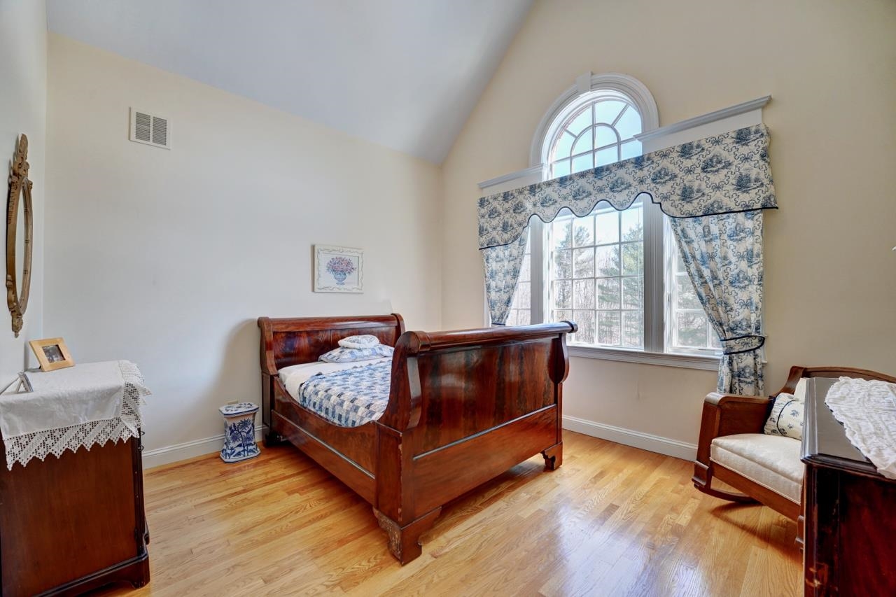 475 New Boston Road Bedford, NH 03110 - Photo 26 of 40