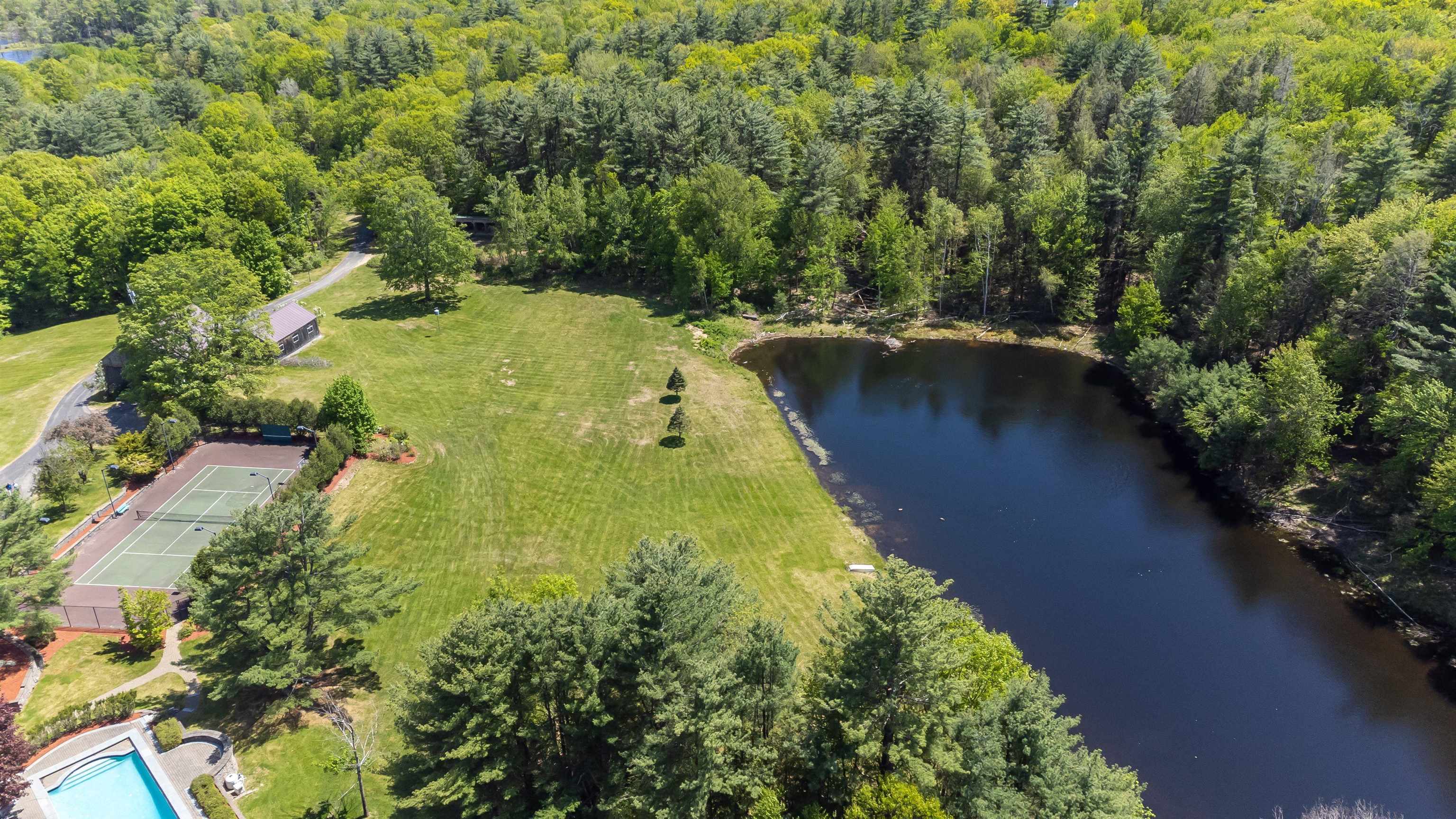 475 New Boston Road Bedford, NH 03110 - Photo 35 of 40