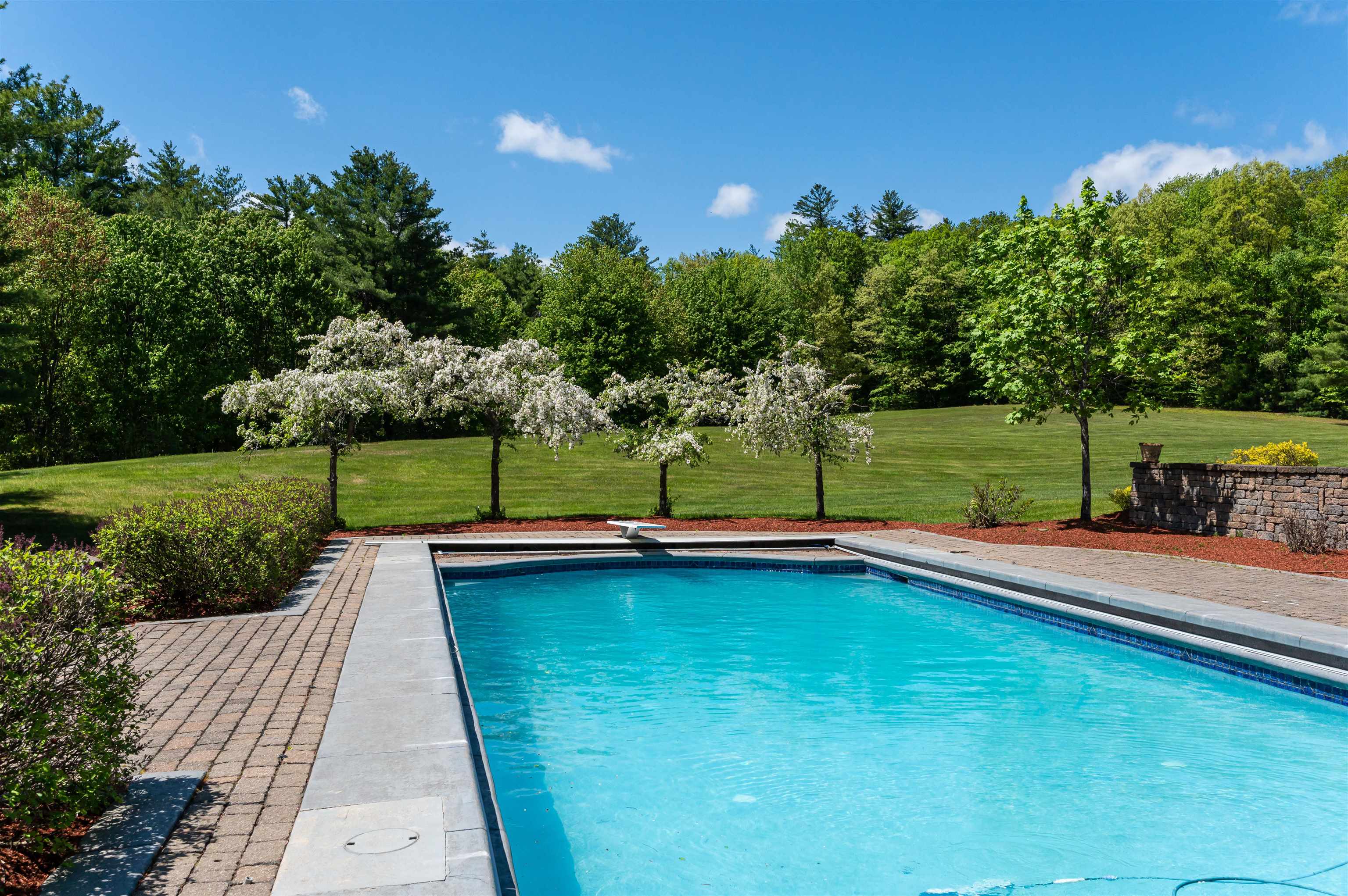 475 New Boston Road Bedford, NH 03110 - Photo 39 of 40
