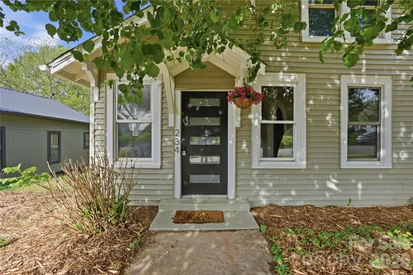 $259,900 | 234 South Ervin Avenue, Newton, NC 28658