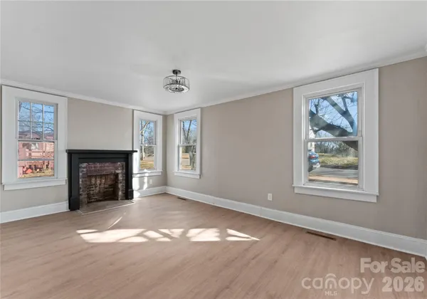 $274,990 | 234 South Ervin Avenue, Newton, NC 28658