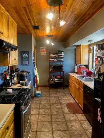 $2,695,000 | 104 County Road 213, Bertram, TX 78605