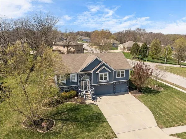 $390,000 | 5240 Northwest Belton Court, Kansas City, MO 54150