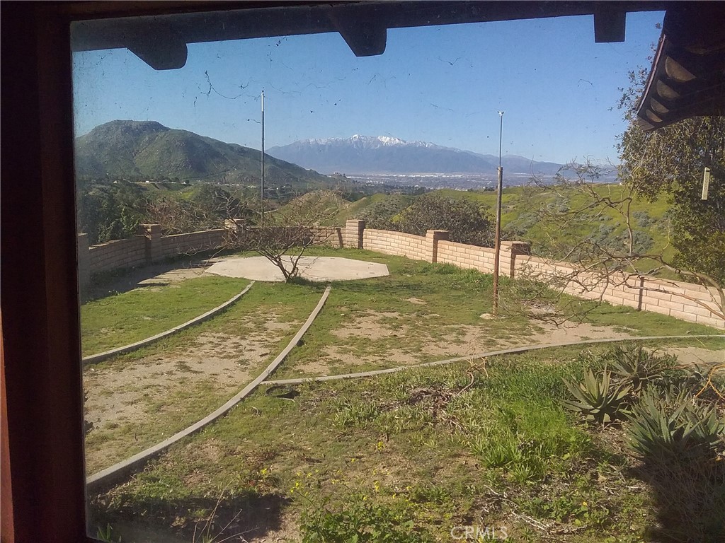 7840 Reche Canyon Road Colton, CA 92324 - Photo 10 of 20 a view of a indoor basketball court