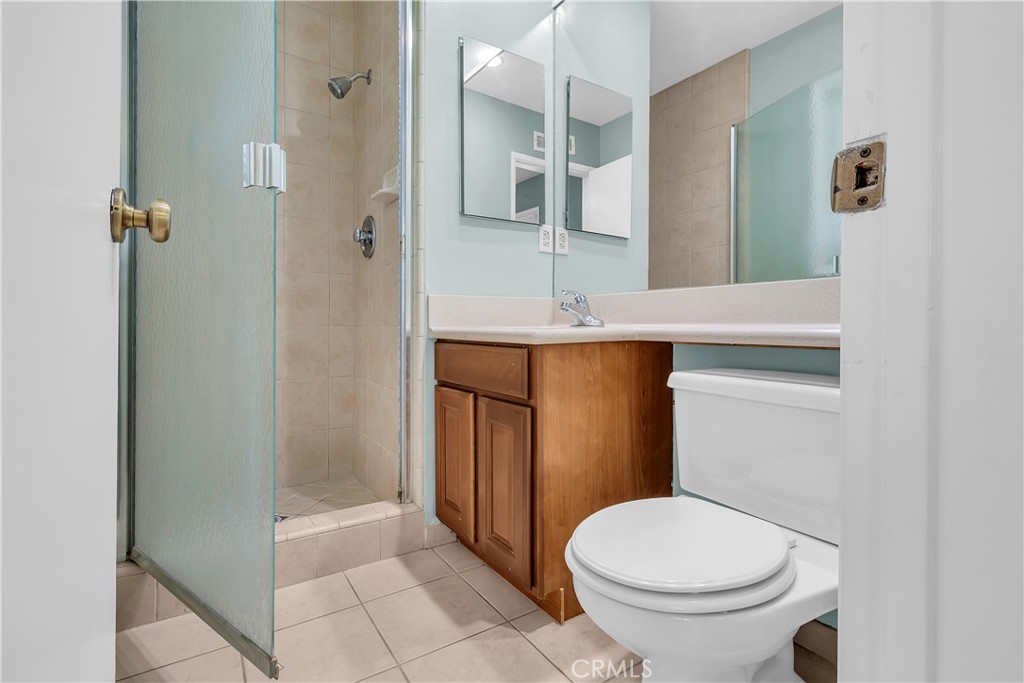 2874 Heather Road Long Beach, CA 90815 - Photo 17 of 37 bathroom in primary