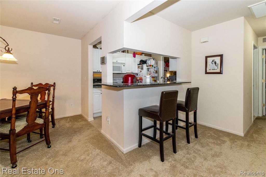 3531 Oakmonte Boulevard Rochester, MI 48306 - Photo 8 of 25