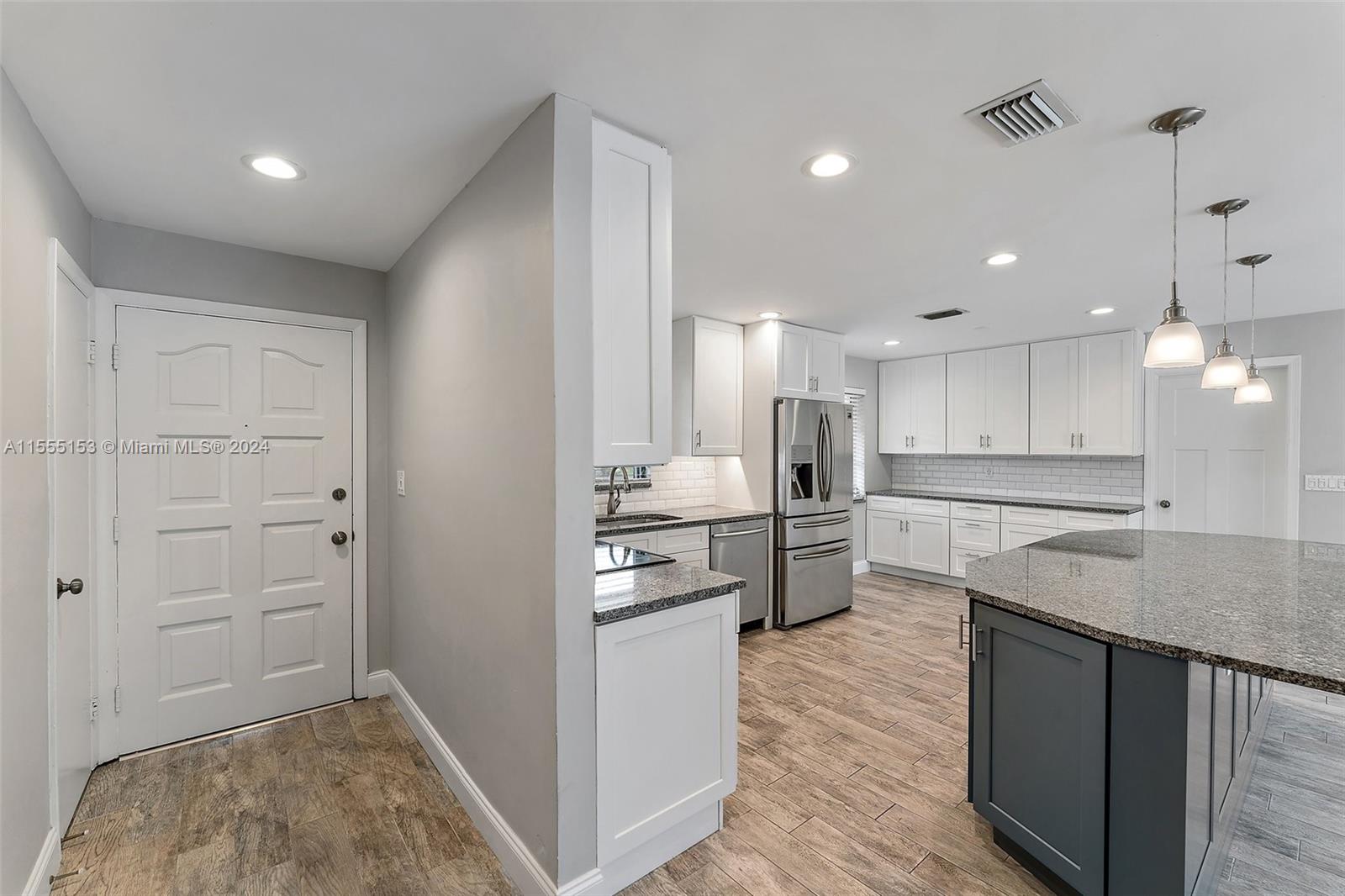 538 Dover Road Tequesta, FL 33469 - Photo 8 of 63