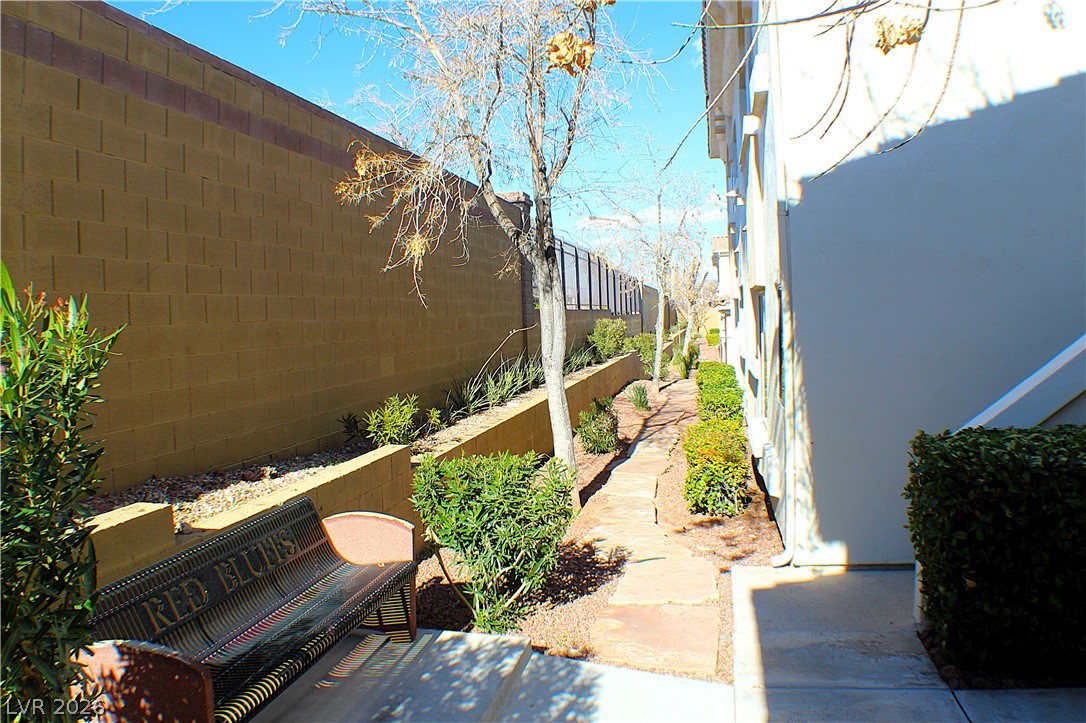 1531 Ruby Cliffs Lane, Unit 102 Las Vegas, NV 89144 - Photo 20 of 30 COMMUNITY GROUNDS!