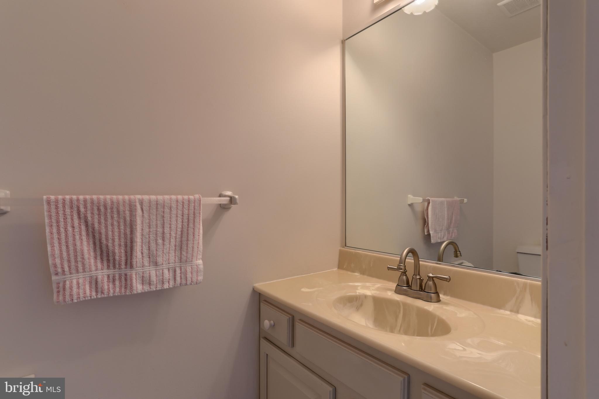 1 Southfield Road Lebanon, PA 17042 - Photo 20 of 40 Main level powder room