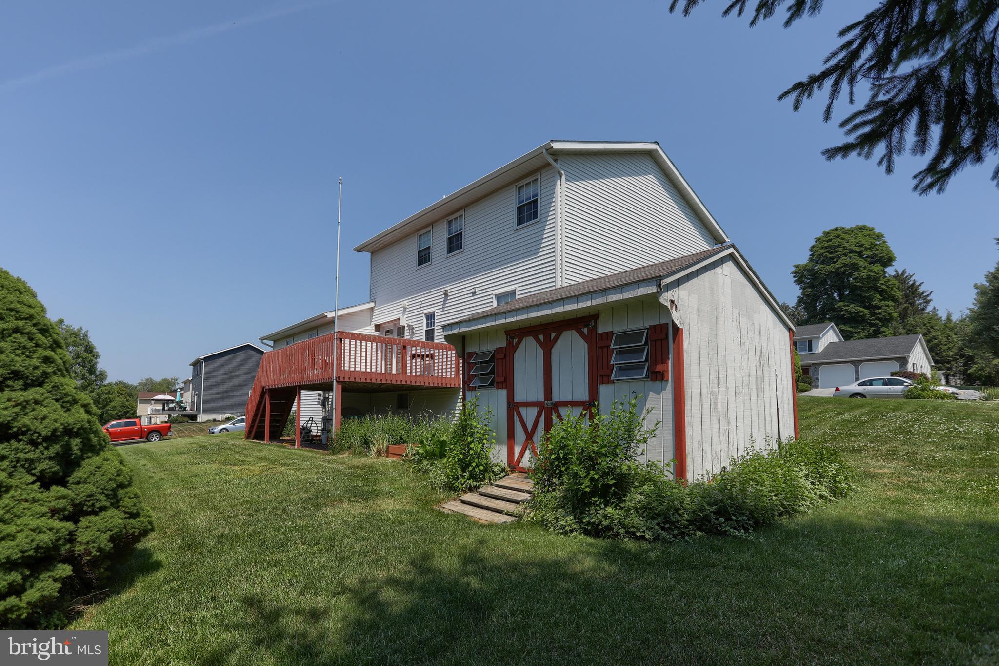 1 Southfield Road Lebanon, PA 17042 - Photo 32 of 40 Rear elevation, shed