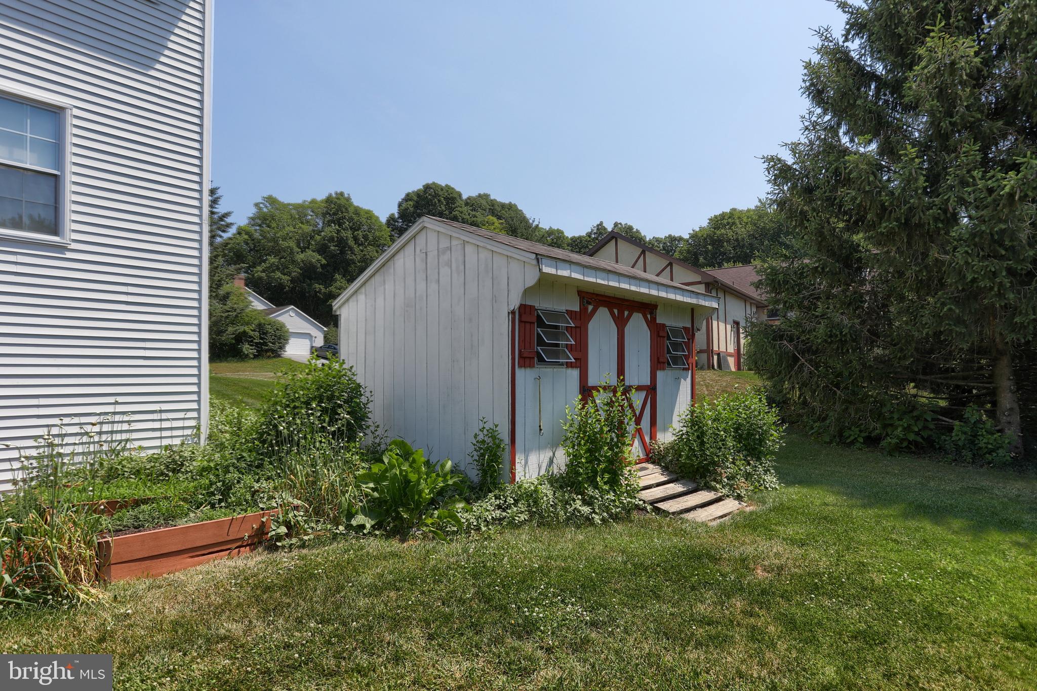 1 Southfield Road Lebanon, PA 17042 - Photo 34 of 40 Rear yard, shed
