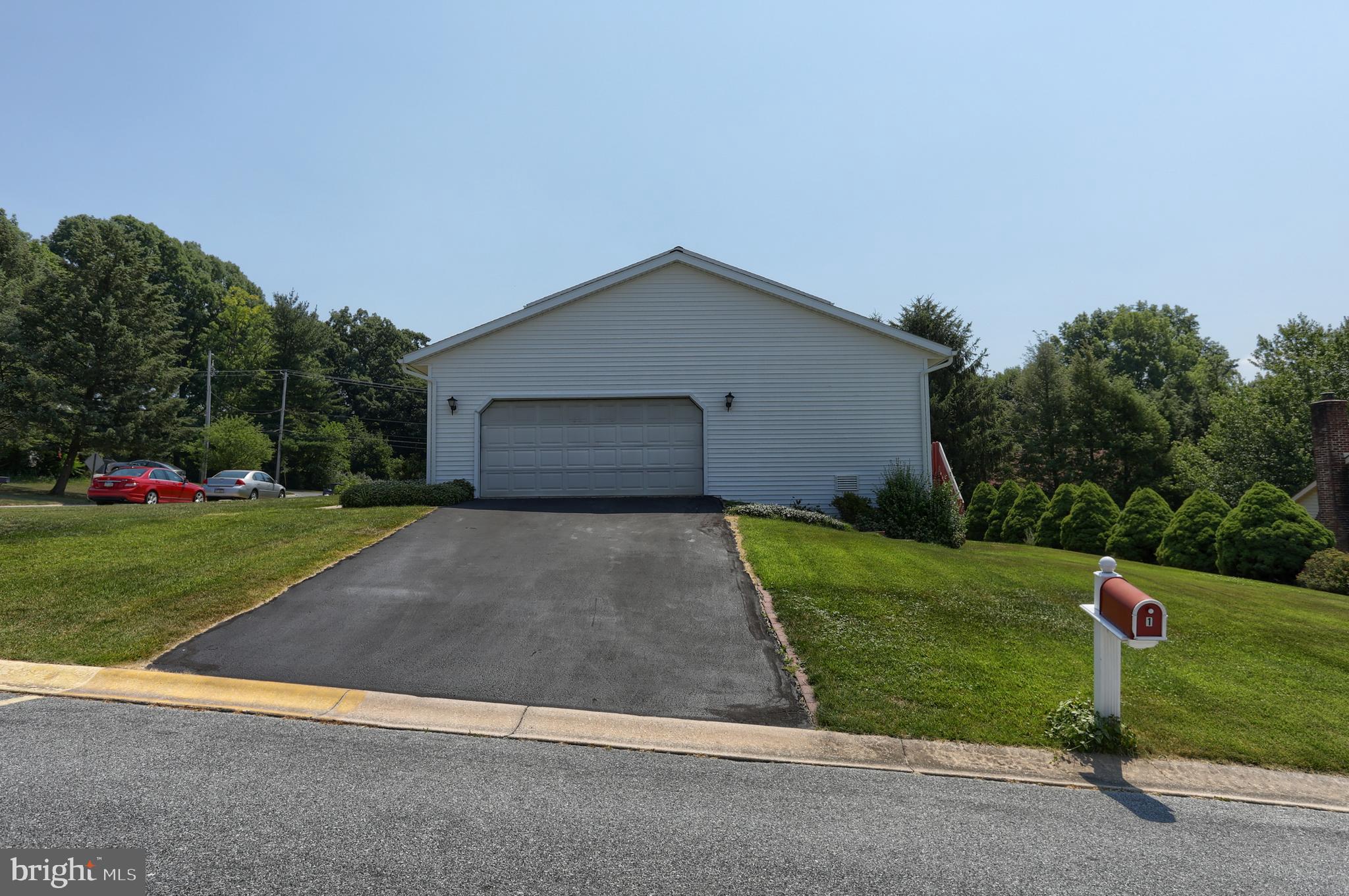 1 Southfield Road Lebanon, PA 17042 - Photo 40 of 40 Side load garage