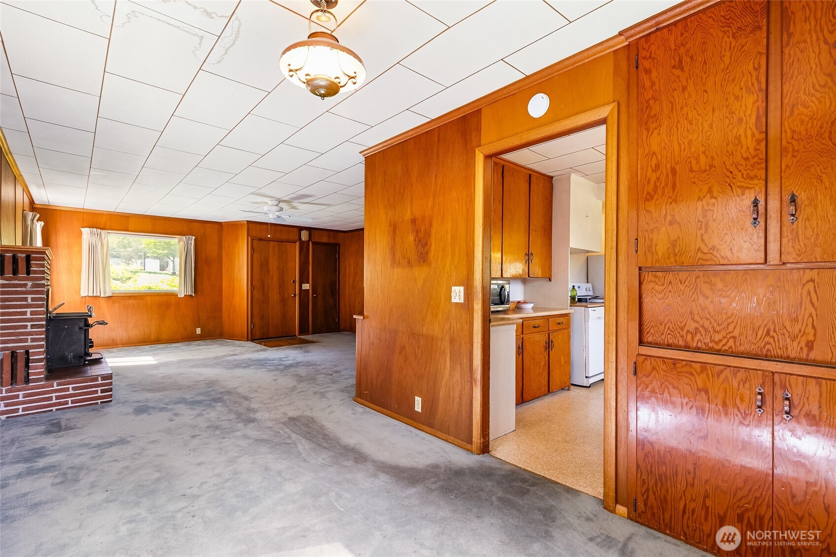 4535 Cable Street Bellingham, WA 98229 - Photo 7 of 31 a view of entryway with a hallway