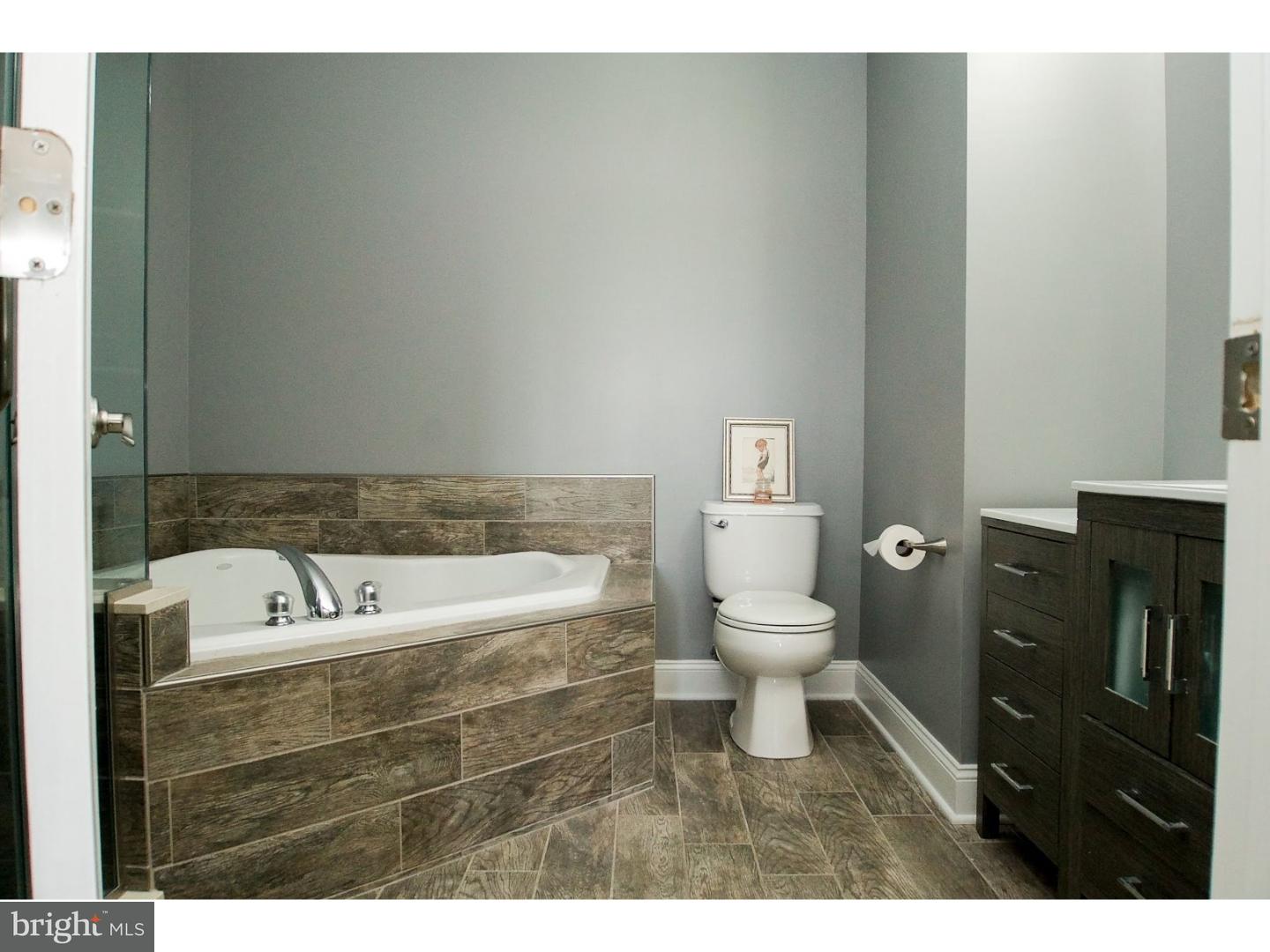 14 Bryce Road Berlin, NJ 08009 - Photo 18 of 21 Master Bathroom