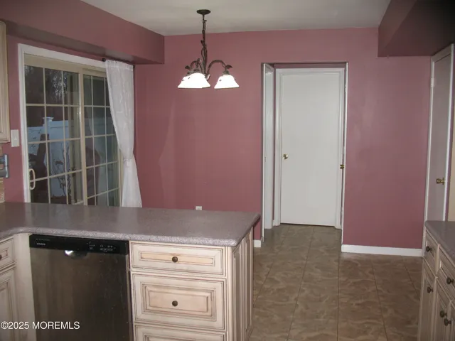 $599,000 | 32 Appletree Road, Howell, NJ 07731