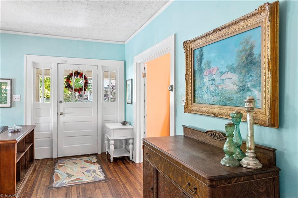 503 Sunset Drive High Point, NC 27262 - Photo 3 of 27 Gallery Image 3