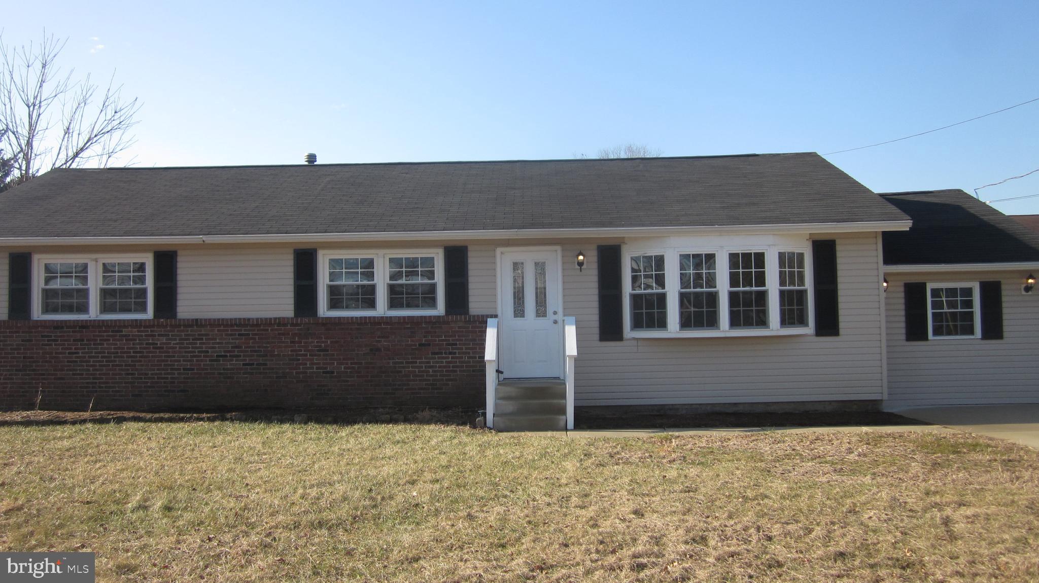 29 Eaton Road Pennsville, NJ 08070 - Photo 2 of 23