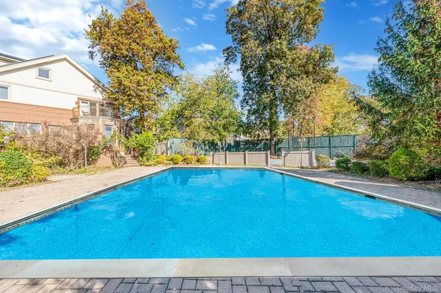 a view of a tennis court