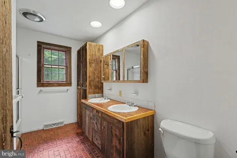 $350,000 | 639 Glenwood Road, Hop Bottom, PA 18824