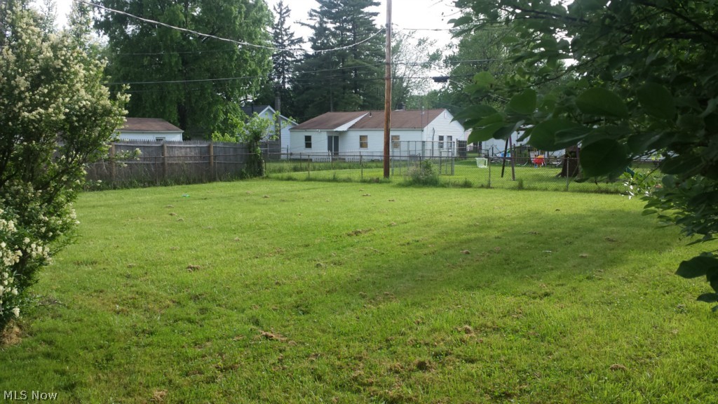 4930 Wake Robin Road Mentor, OH 44060 - Photo 4 of 25 Gallery Image 4