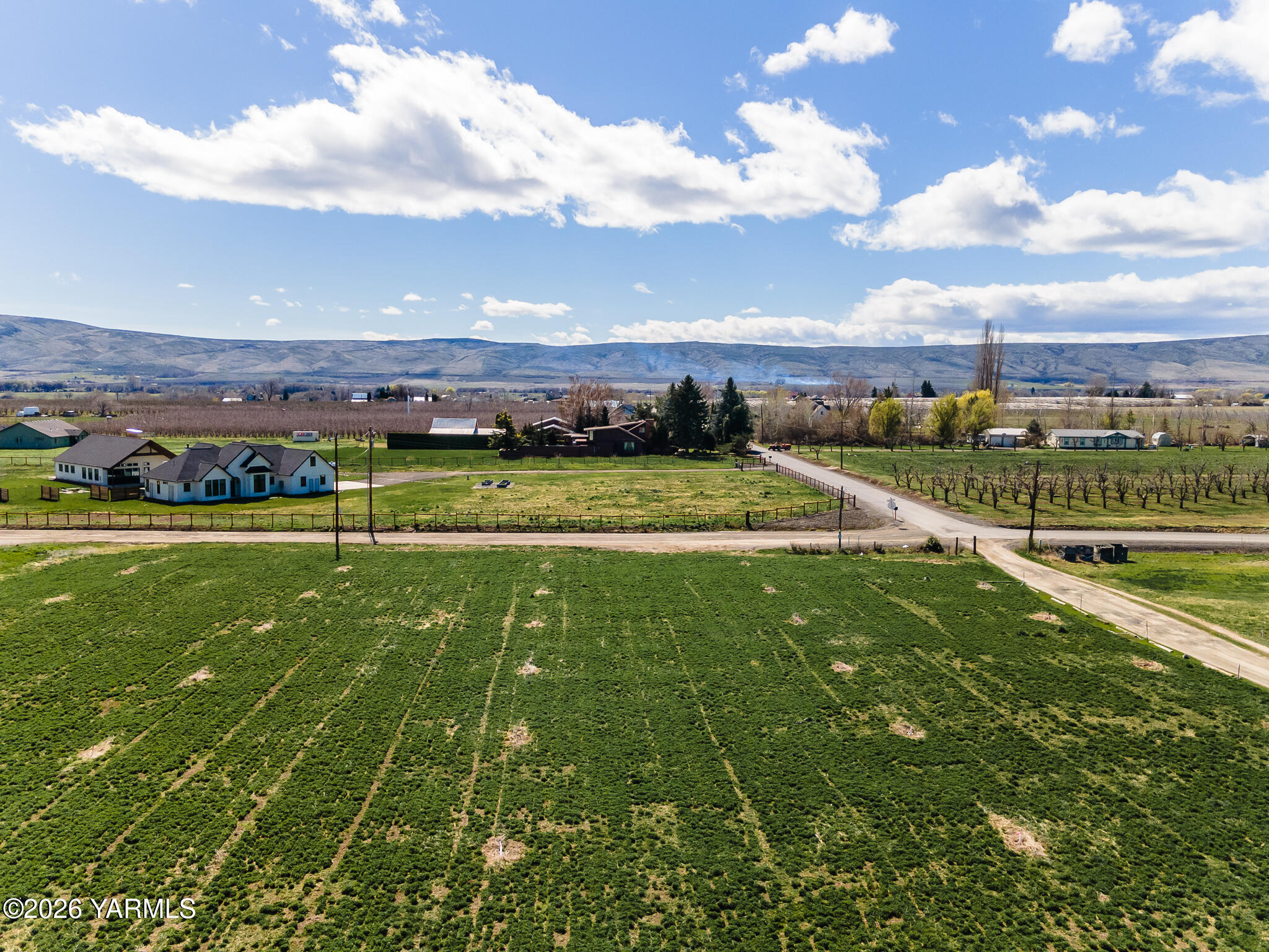 Nna Nna Nelson Rd Avenue West Yakima, WA 98903 - Photo 9 of 11 a view of a city