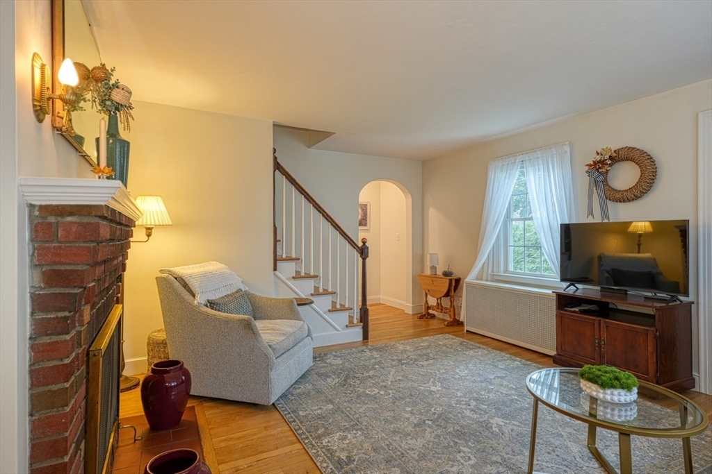 49 Prudential Road Worcester, MA 01606 - Photo 4 of 27 Gallery Image 4