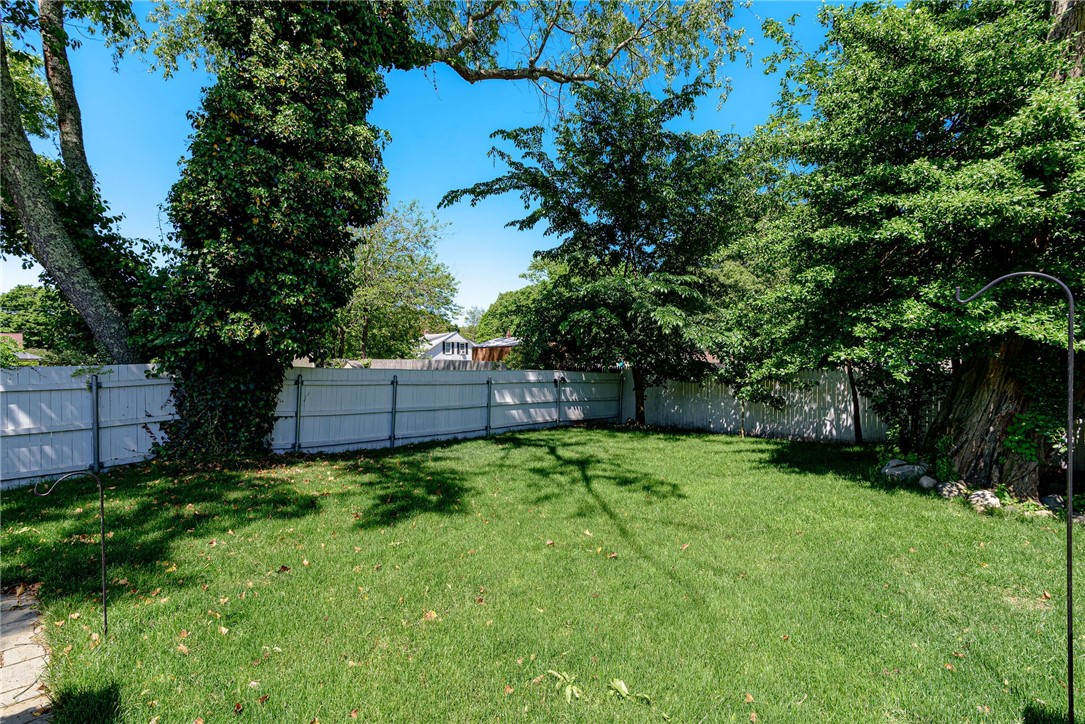 390 Nausauket Road Warwick, RI 02886 - Photo 22 of 24
