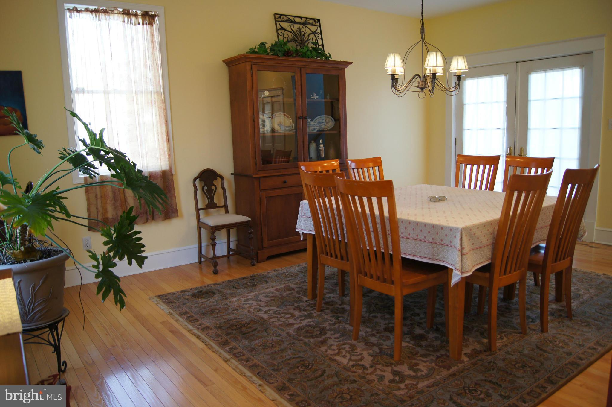 6521 Maplewood Road Baltimore, MD 21212 - Photo 12 of 30 Huge dining room with deck access