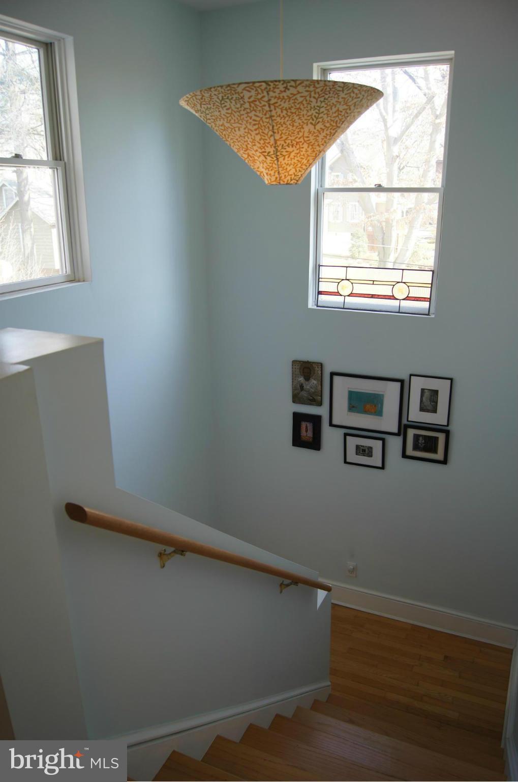 6521 Maplewood Road Baltimore, MD 21212 - Photo 20 of 30 Open stairway to second level. Easy to move furnit
