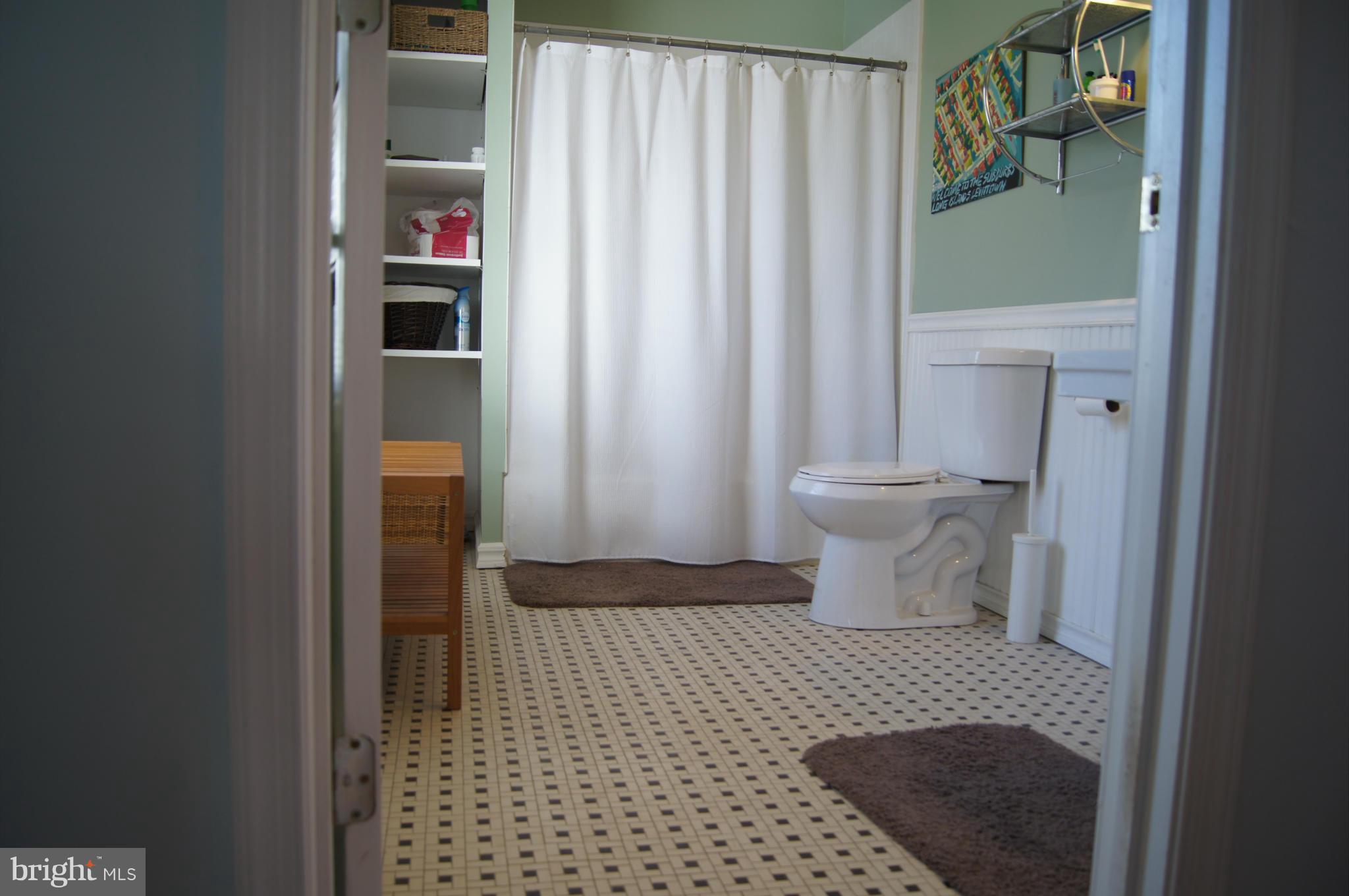 6521 Maplewood Road Baltimore, MD 21212 - Photo 25 of 30 Hall bath on second level.