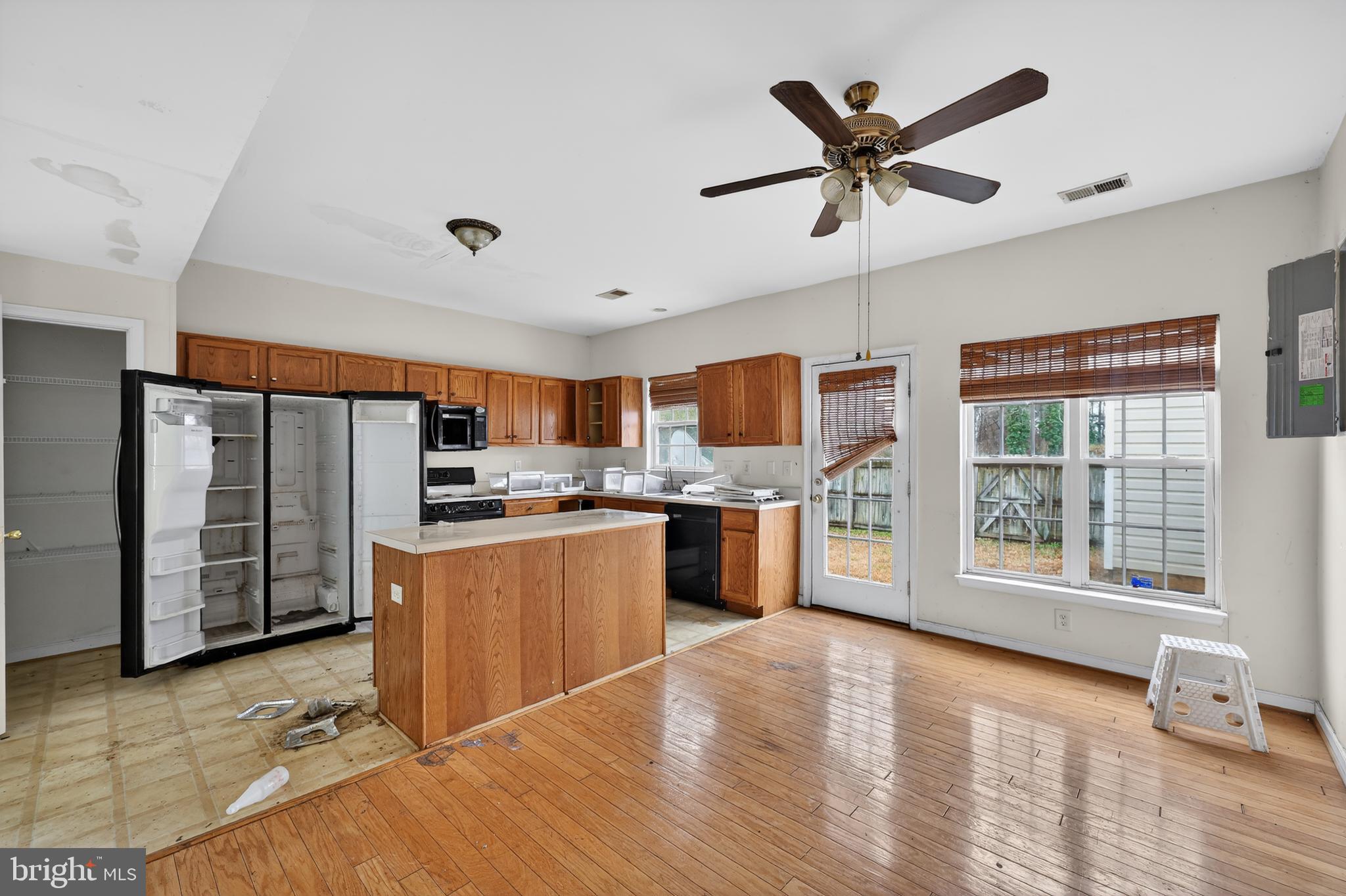 451 Hollybrook Ridge Lane Richmond, VA 23223 - Photo 5 of 17