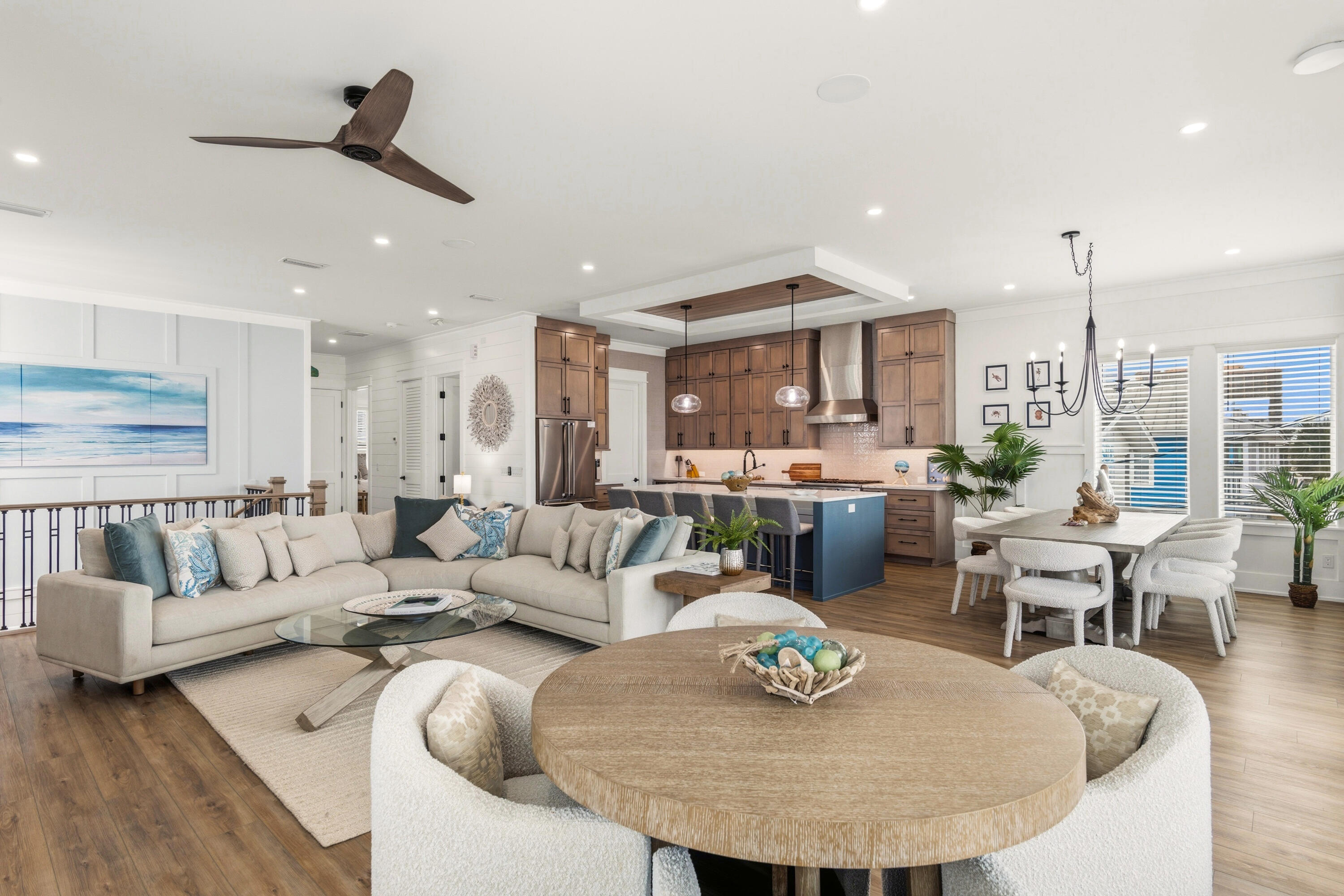 16416 Front Beach Road Panama City Beach, FL 32413 - Photo 14 of 46 a living room with furniture kitchen and a table