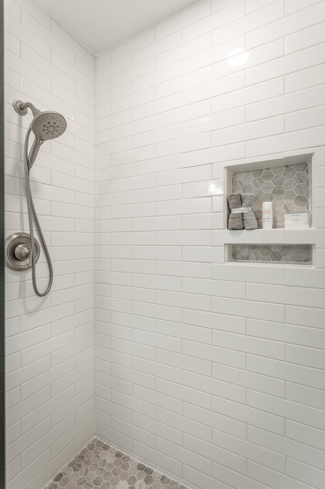472 Steele Road Rossville, GA 30741 - Photo 14 of 31 Master shower