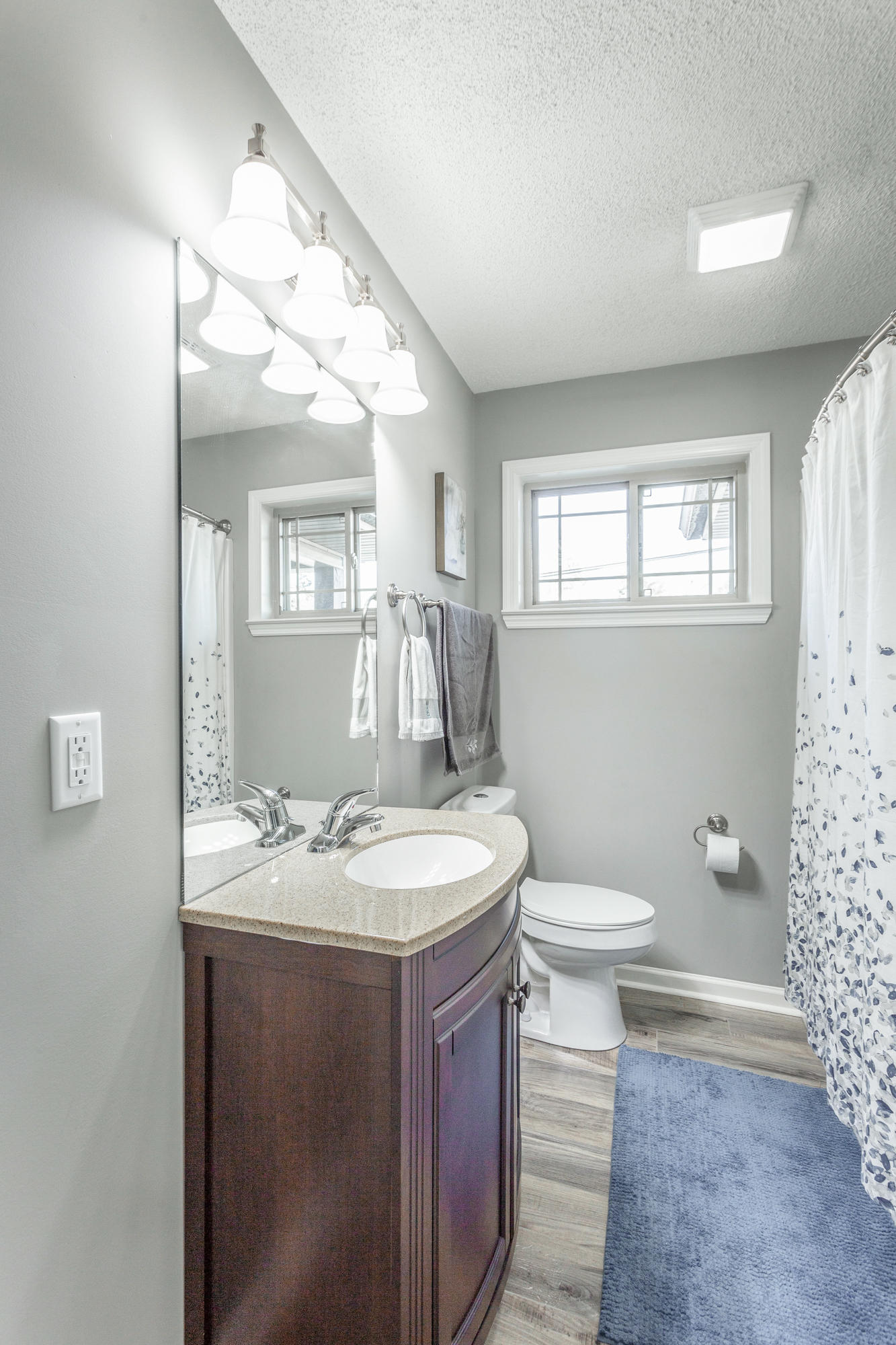 472 Steele Road Rossville, GA 30741 - Photo 18 of 31 Guest bathroom
