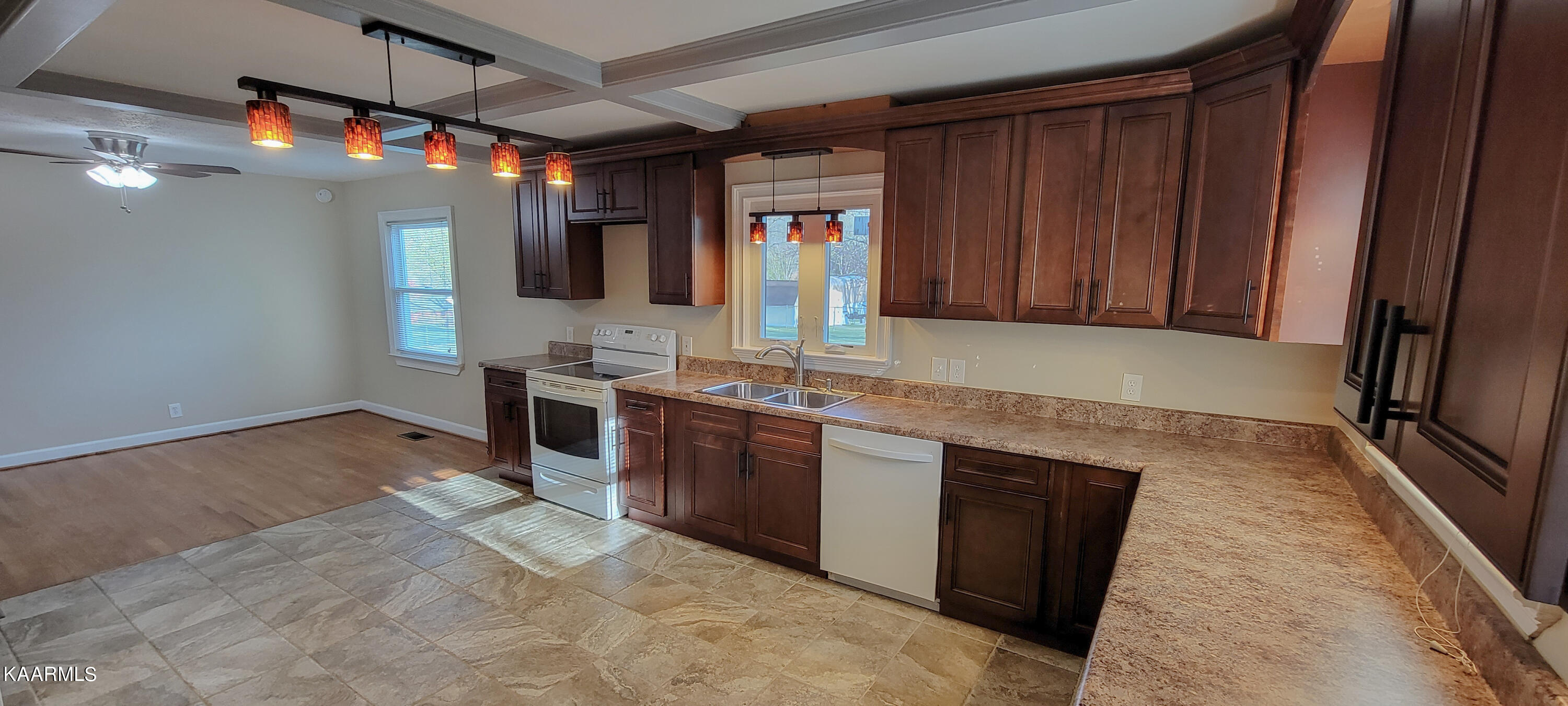 2100 Norvell Drive Knoxville, TN 37918 - Photo 14 of 40 20230329_181630