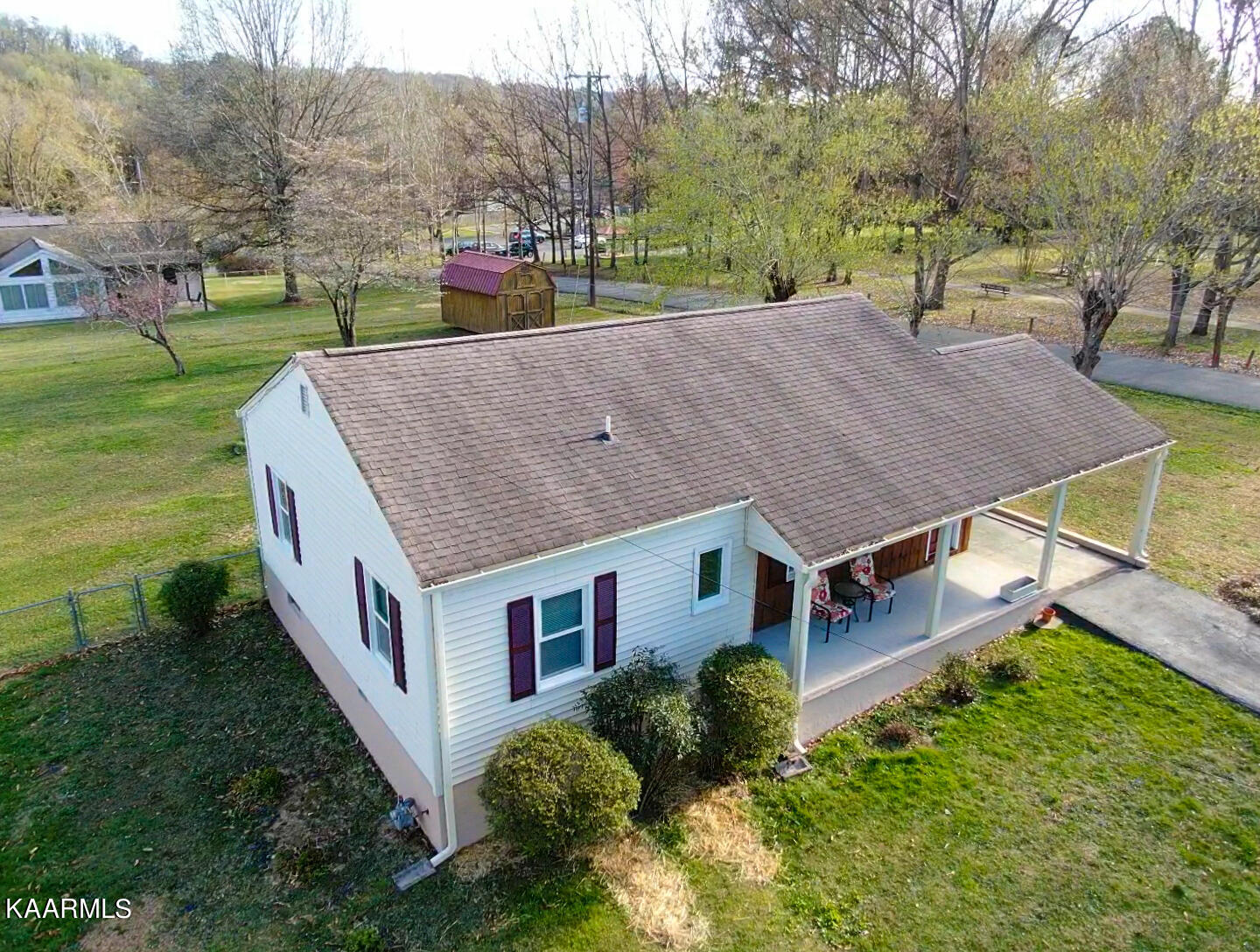 2100 Norvell Drive Knoxville, TN 37918 - Photo 2 of 40 screen_bcf281ba47bd92a3_1680127020240